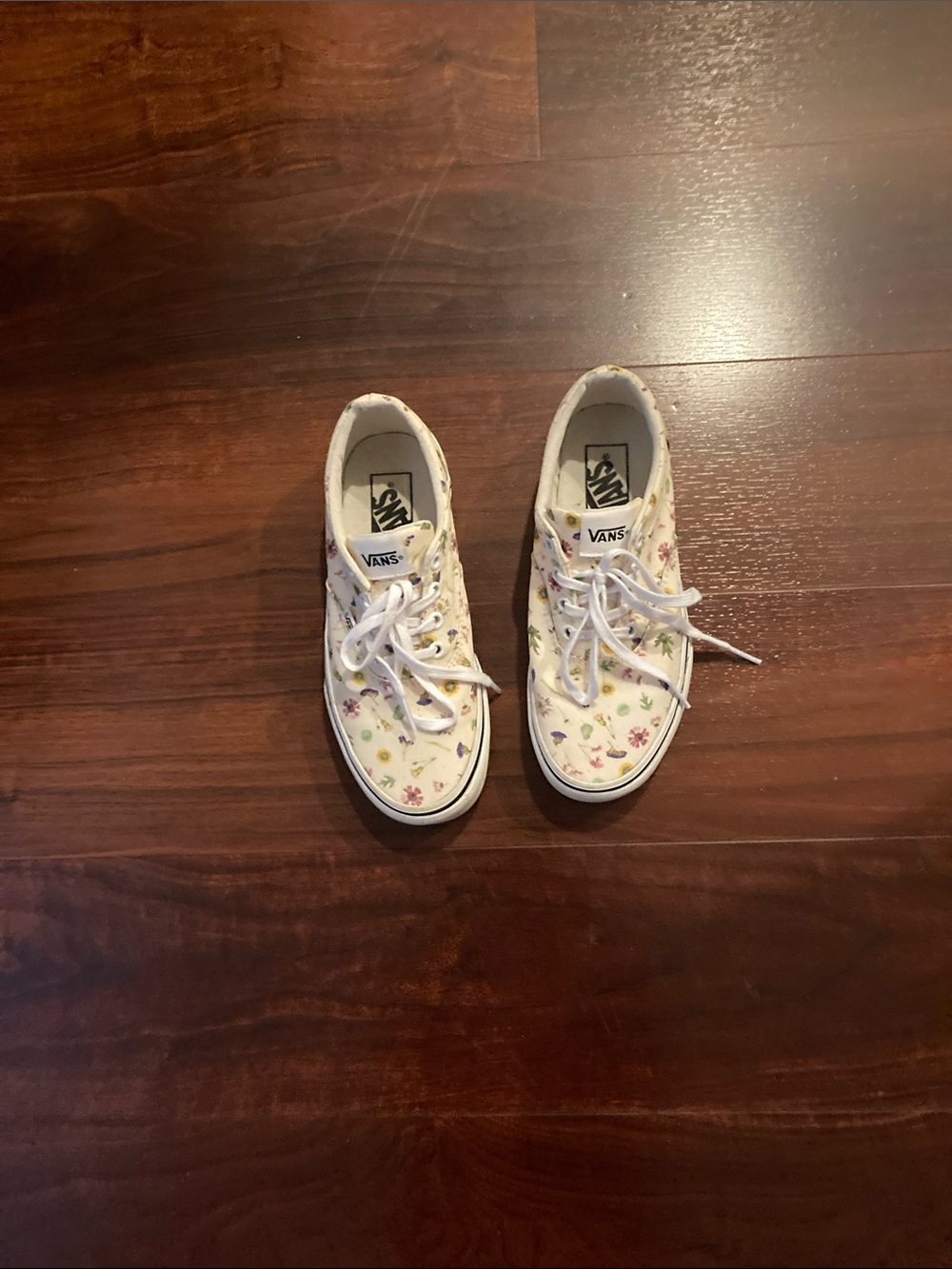 Vans White Canvas Floral Lace-Up Sneakers. Size:6